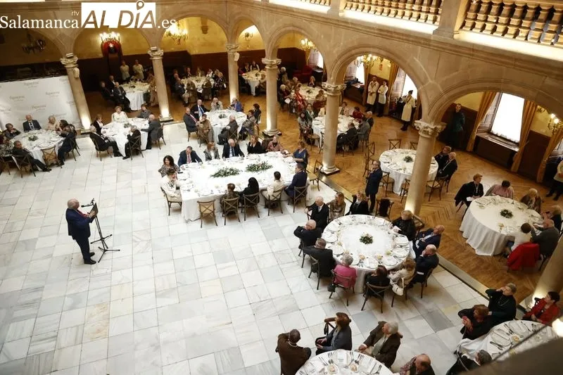 Entrega de la Insignia de Oro del Casino de Salamanca a Pedro Méndez. Foto David Sañudo