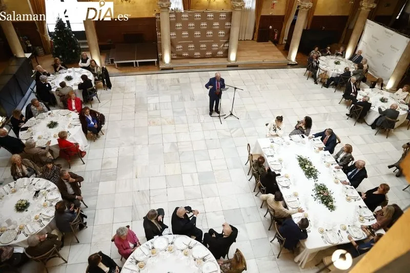 Entrega de la Insignia de Oro del Casino de Salamanca a Pedro Méndez. Foto David Sañudo
