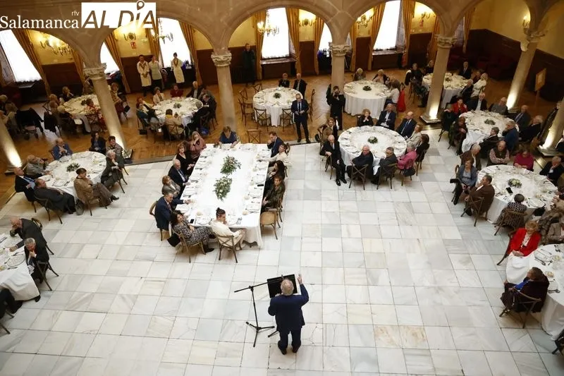 Entrega de la Insignia de Oro del Casino de Salamanca a Pedro Méndez. Foto David Sañudo