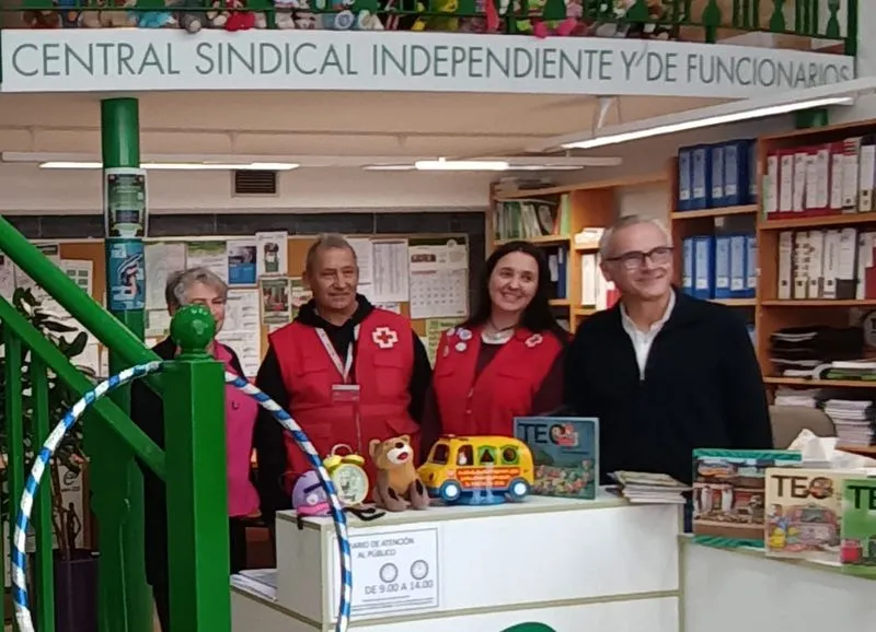 Acto de entrega de juguetes de CSIF a Cruz Roja para familias vulnerables