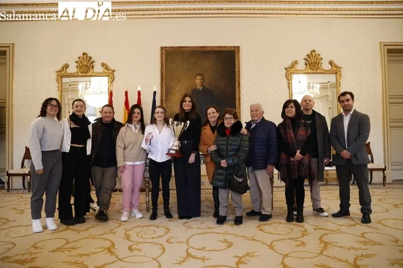 Recepción en el Ayuntamiento para homenajear a Marta García Rincón, subcampeona del mundo júnior de halterofilia. Foto de David Sañudo