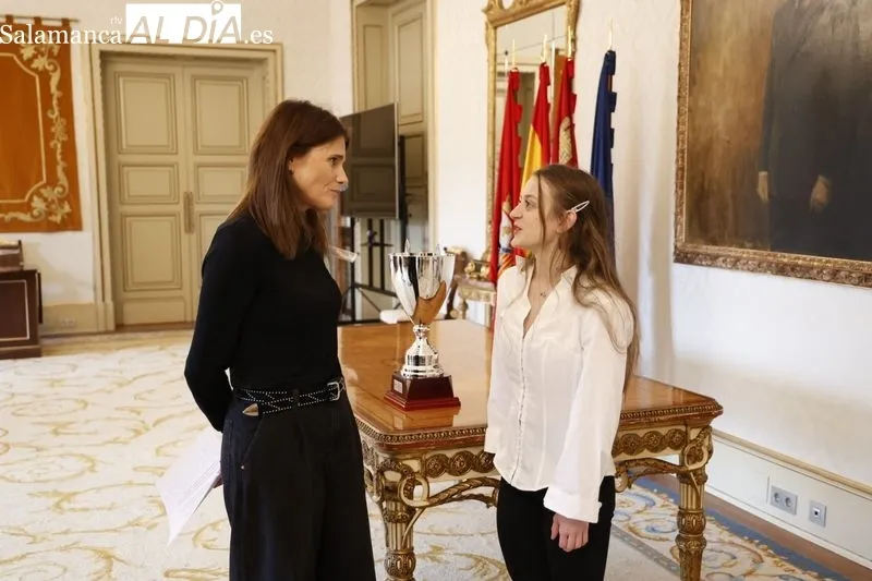 Recepción en el Ayuntamiento para homenajear a Marta García Rincón, subcampeona del mundo júnior de halterofilia. Foto de David Sañudo
