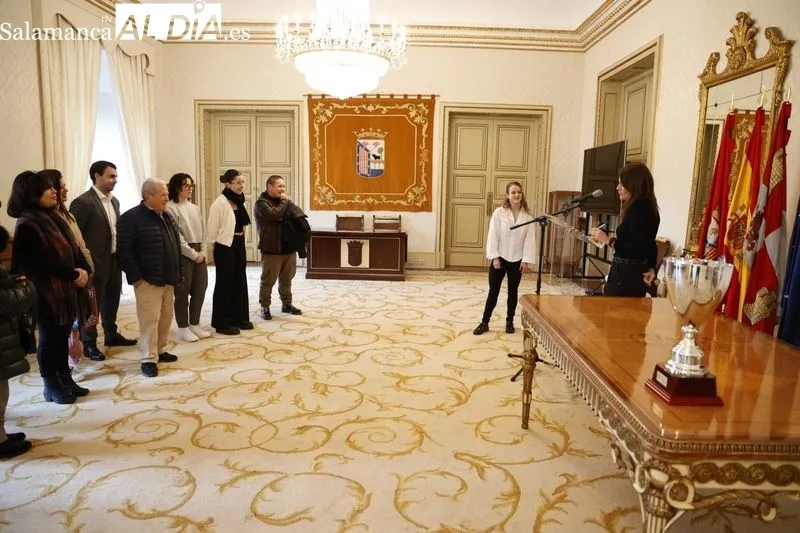 Recepción en el Ayuntamiento para homenajear a Marta García Rincón, subcampeona del mundo júnior de halterofilia. Foto de David Sañudo
