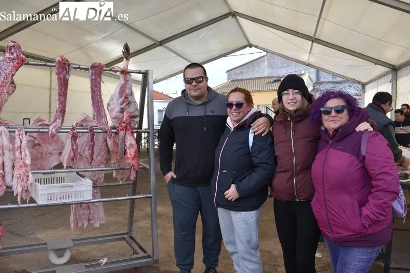 Foto 3 - La matanza en Encinas de Arriba une a m&aacute;s de 300 personas