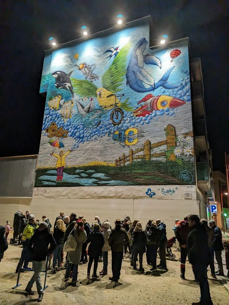 Inauguración del mural 'Sueña' en Santa Marta en homenaje a Javi Gallo, niño afectado de Piel de Mariposa. Fotos: David Sañudo