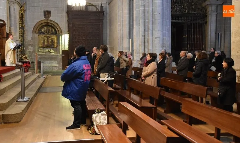 El obispo José Luis Retana en la misa de Navidad en la Catedral de Ciudad Rodrigo. Foto David Rodríguez