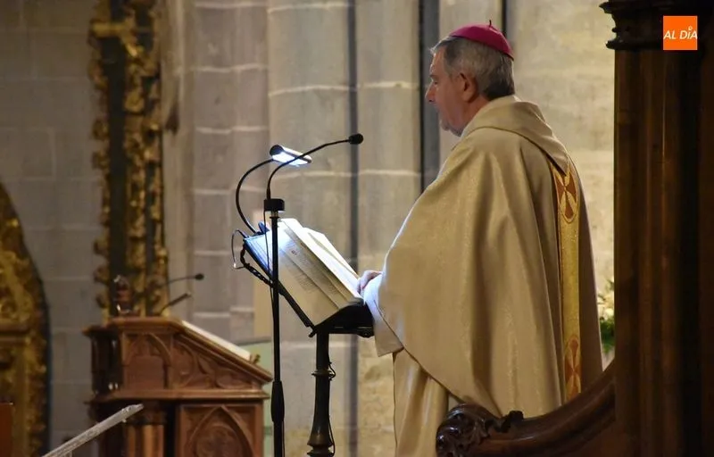 El obispo José Luis Retana en la misa de Navidad en la Catedral de Ciudad Rodrigo. Foto David Rodríguez
