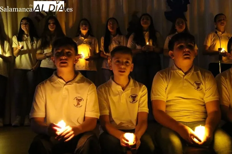 Foto 4 - Arrancan las actuaciones navide&ntilde;as en el Colegio Santa Isabel