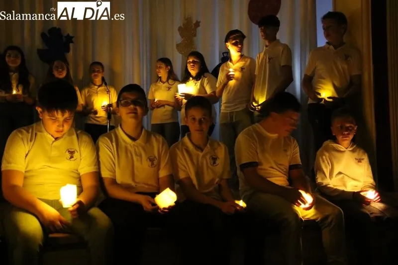 Foto 5 - Arrancan las actuaciones navide&ntilde;as en el Colegio Santa Isabel
