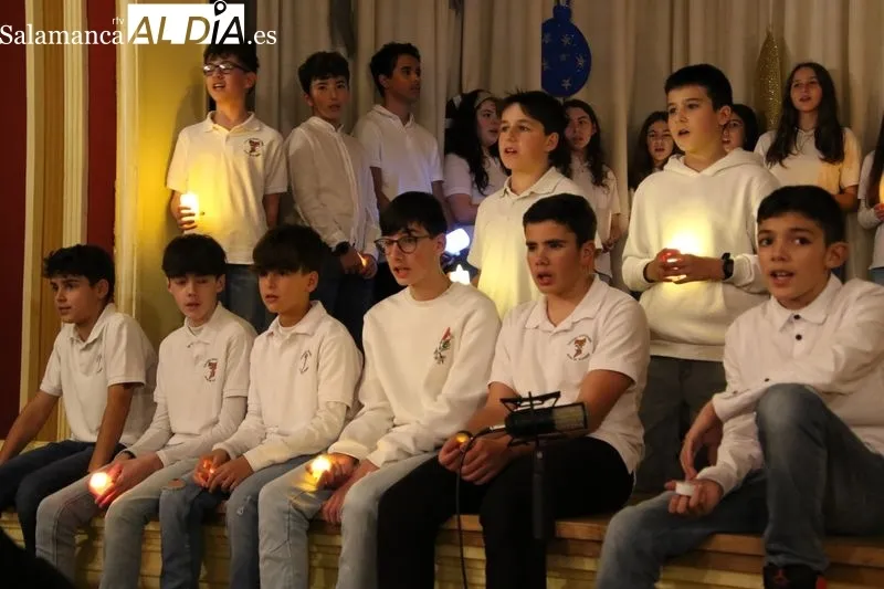 Foto 9 - Arrancan las actuaciones navide&ntilde;as en el Colegio Santa Isabel