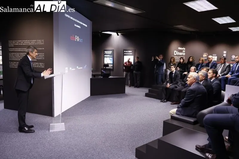 Inauguración del Centro de Educación Financiera Edufinet de Salamanca, una iniciativa promovida por el Proyecto Edufinet de Unicaja, con la colaboración de la Fundación Caja Duero. Foto de David Sañudo