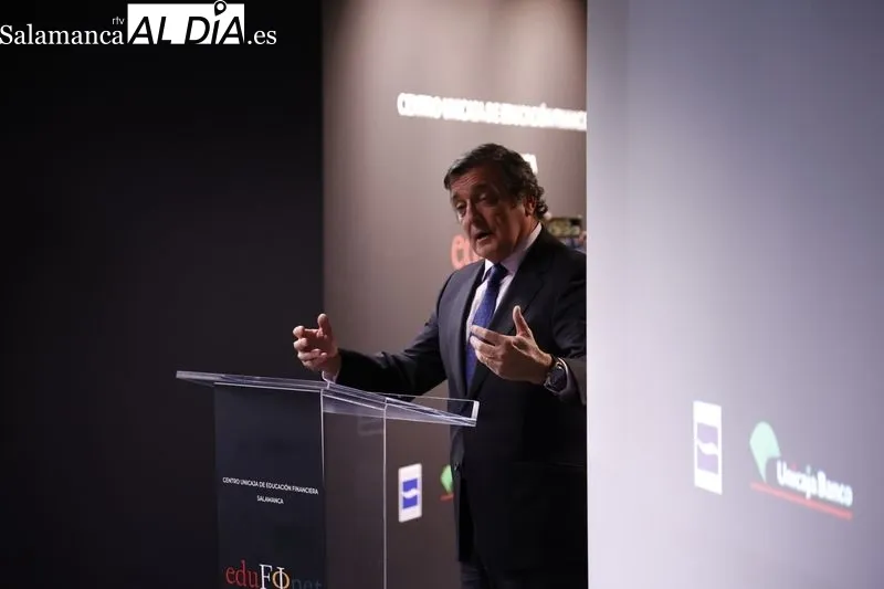 Inauguración del Centro de Educación Financiera Edufinet de Salamanca, una iniciativa promovida por el Proyecto Edufinet de Unicaja, con la colaboración de la Fundación Caja Duero. Foto de David Sañudo