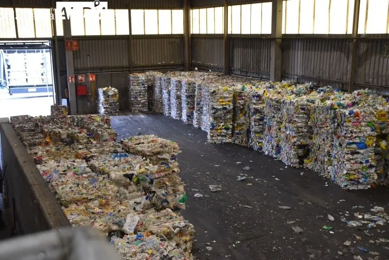 Planta de selección de envases de Salamanca, gestionada por Ecoembes y que recibe cada mes 250 toneladas de material. Foto de Vanesa Martins