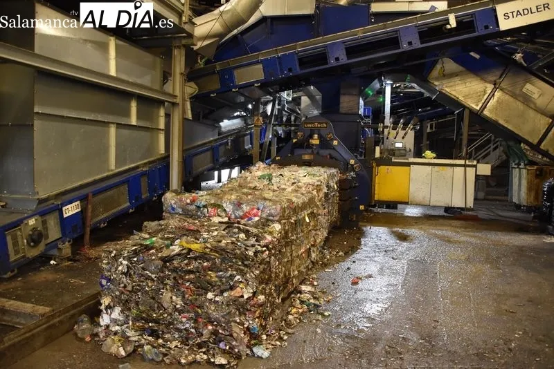 Planta de selección de envases de Salamanca, gestionada por Ecoembes y que recibe cada mes 250 toneladas de material. Foto de Vanesa Martins