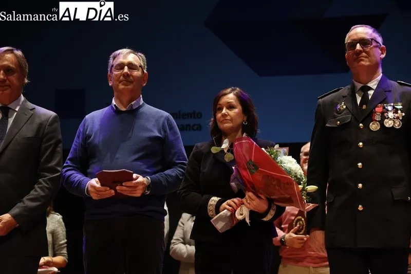 Acto central del Día de la Policía Local en el Teatro Liceo. Foto de David Sañudo