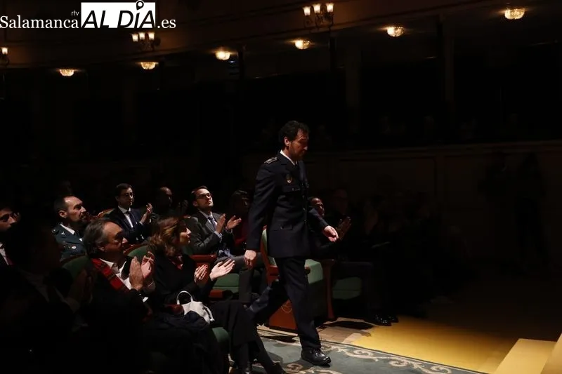 Acto central del Día de la Policía Local en el Teatro Liceo. Foto de David Sañudo
