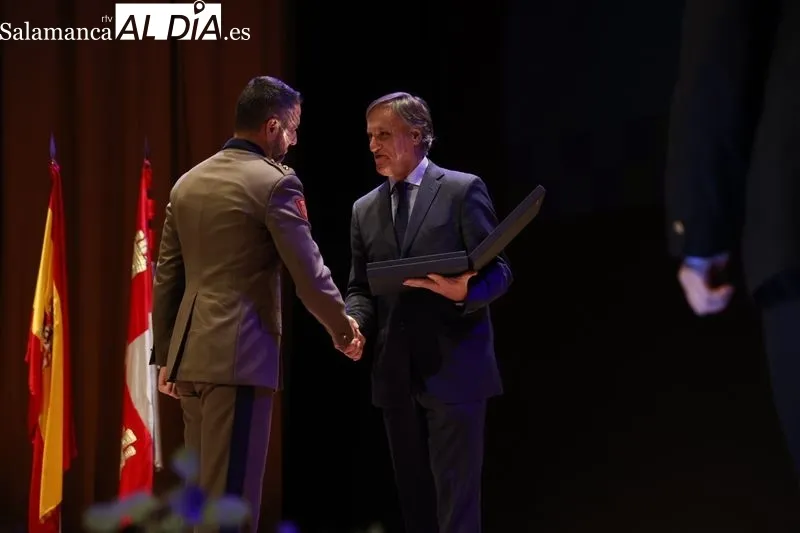 Acto central del Día de la Policía Local en el Teatro Liceo. Foto de David Sañudo