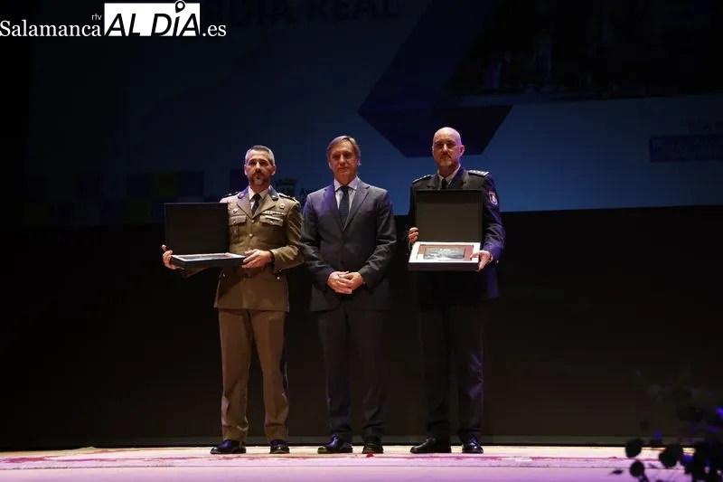 Acto central del Día de la Policía Local en el Teatro Liceo. Foto de David Sañudo