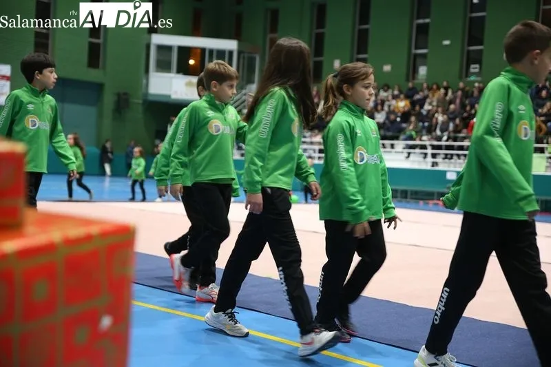 Foto 10 - Las Escuelas Piensos Dur&aacute;n Albense se presentan en la tradicional gala de Navidad