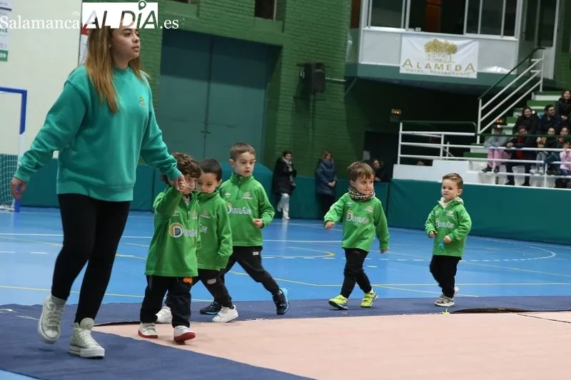 Foto 9 - Las Escuelas Piensos Dur&aacute;n Albense se presentan en la tradicional gala de Navidad
