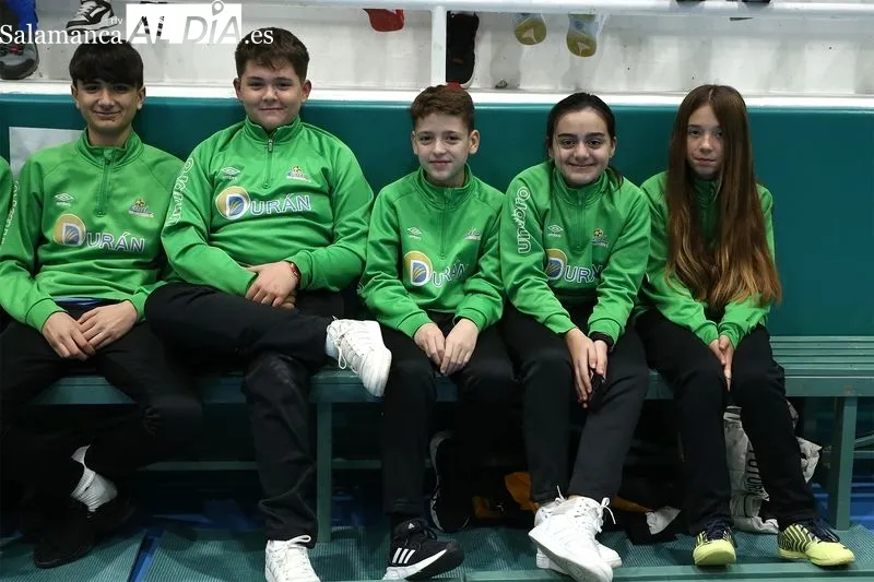 Foto 3 - Las Escuelas Piensos Dur&aacute;n Albense se presentan en la tradicional gala de Navidad