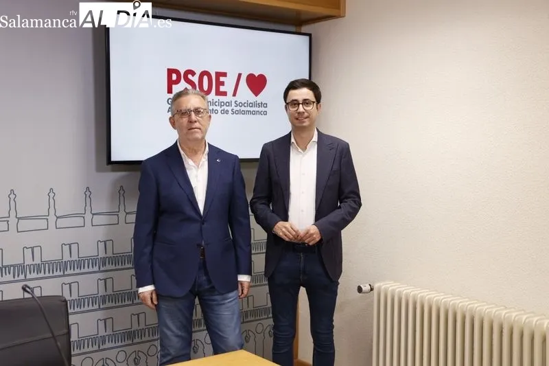 Rueda de prensa de los concejales del PSOE, José Luis Mateos y Fidel Francés. Foto de David Sañudo