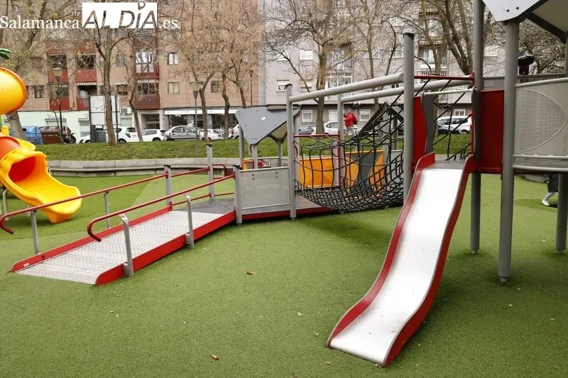 Nuevos juegos infantiles en el parque Picasso. Foto de David Sañudo