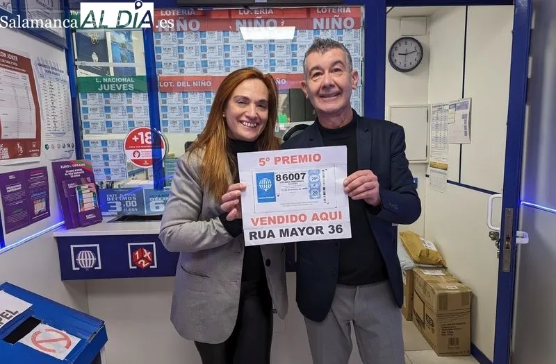 Administración de la Rúa Mayor 36, en Salamanca. Foto de David Sañudo