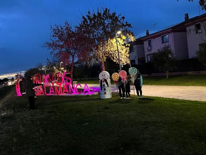 Doñinos luce su decoración navideña
