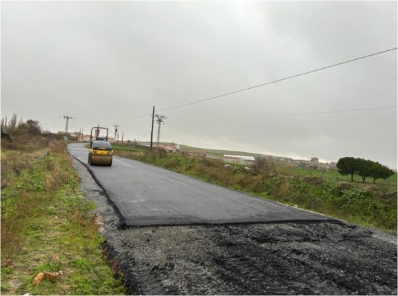 Finalizan las obras de asfaltado en Amatos y El Pinar de Alba | Imagen 1