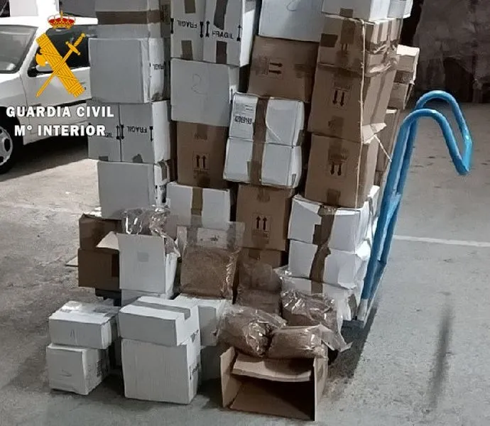 Foto 4 - La Guardia Civil de Salamanca interviene m&aacute;s de 200 juguetes y otros productos navide&ntilde;os fraudulentos y peligrosos 