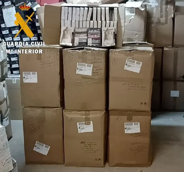 Foto 2 - La Guardia Civil de Salamanca interviene m&aacute;s de 200 juguetes y otros productos navide&ntilde;os fraudulentos y peligrosos 