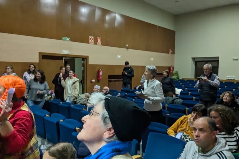 Macotera daba la bienvenida a los Reyes Magos en el Centro Cultural Santa Ana