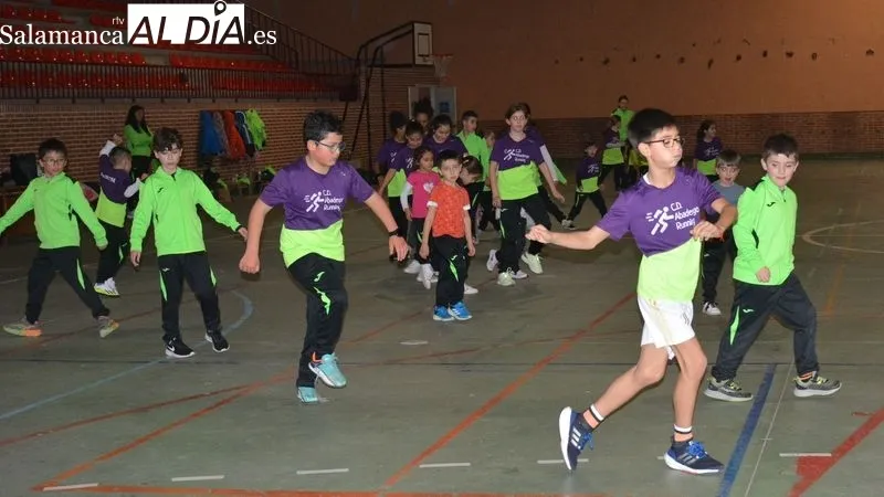 Foto 8 - El entrenador Juan Carlos Fuentes imparte una masterclass al club Abadengo running