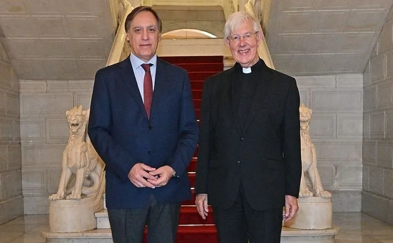 Recepción en el Ayuntamiento al que fuera decano de Canterbury entre 2001 y 2022, Robert Andrew Willis, una de las grandes personalidades de la Iglesia Anglicana en Reino Unido