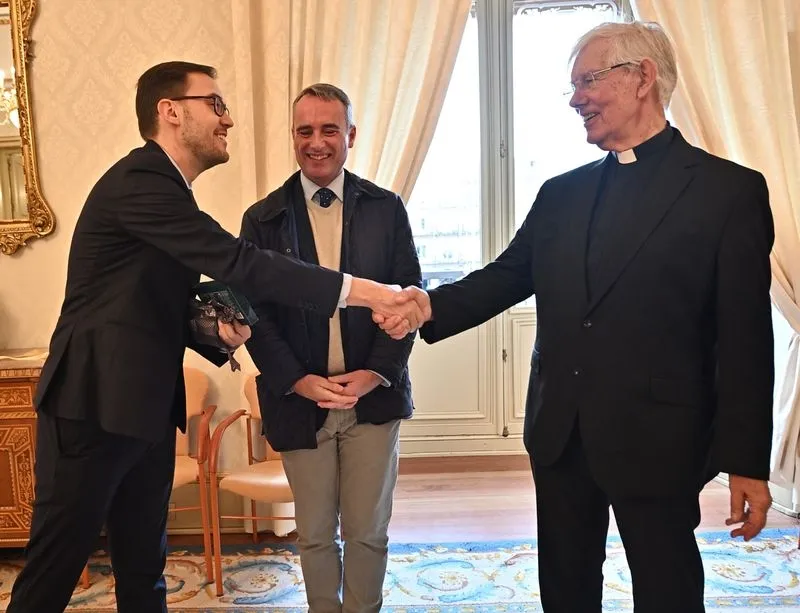 Recepción en el Ayuntamiento al que fuera decano de Canterbury entre 2001 y 2022, Robert Andrew Willis, una de las grandes personalidades de la Iglesia Anglicana en Reino Unido