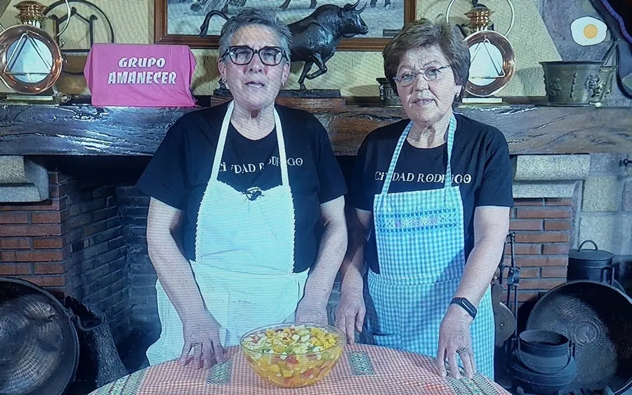 Foto 2 - Paquita y Bene preparan en Canal Cocina una complet&iacute;sima macedonia de frutas