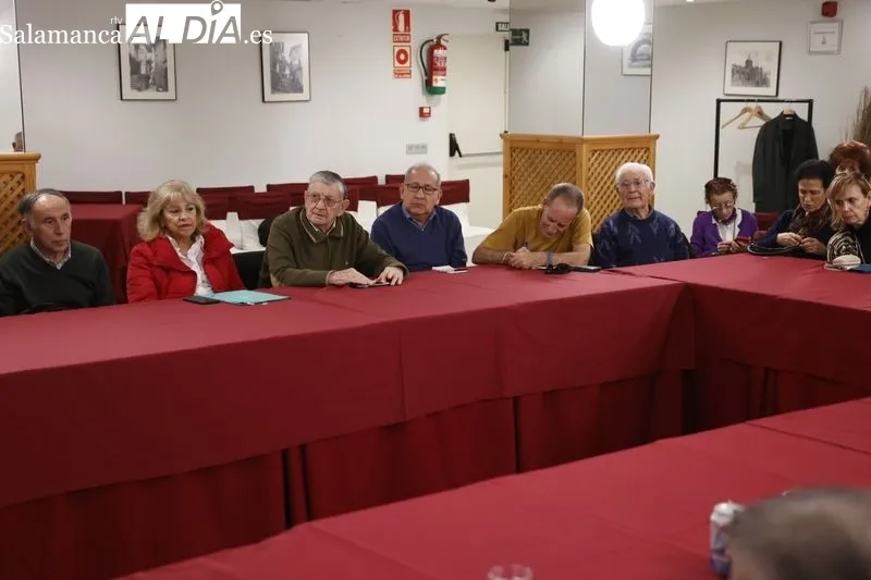 La sexualidad en la tercera edad, tema de debate en la tertulia Rona Dalba celebrada este martes. Fotos: David Sañudo