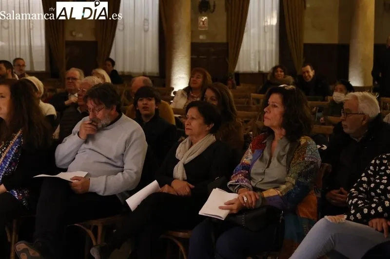 'Una Salamanca para contar', recital poético en el Casino de Salamanca. Fotos: David Sañudo