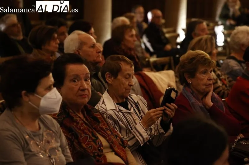 'Una Salamanca para contar', recital poético en el Casino de Salamanca. Fotos: David Sañudo