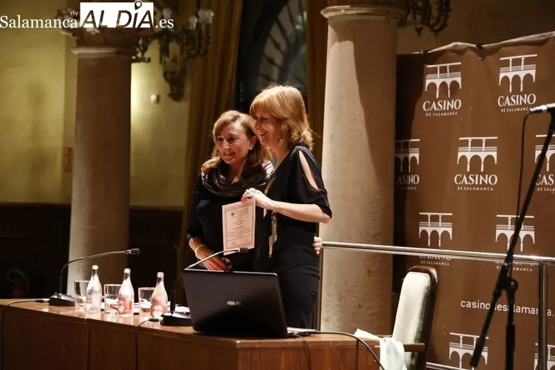 'Una Salamanca para contar', recital poético en el Casino de Salamanca. Fotos: David Sañudo