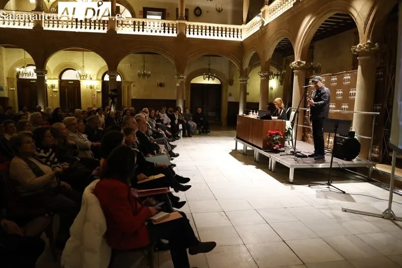 'Una Salamanca para contar', recital poético en el Casino de Salamanca. Fotos: David Sañudo