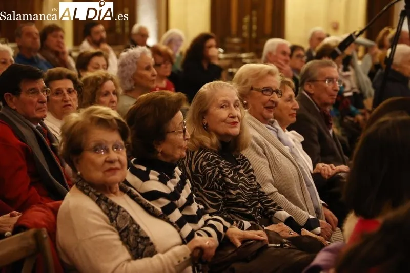 'Una Salamanca para contar', recital poético en el Casino de Salamanca. Fotos: David Sañudo