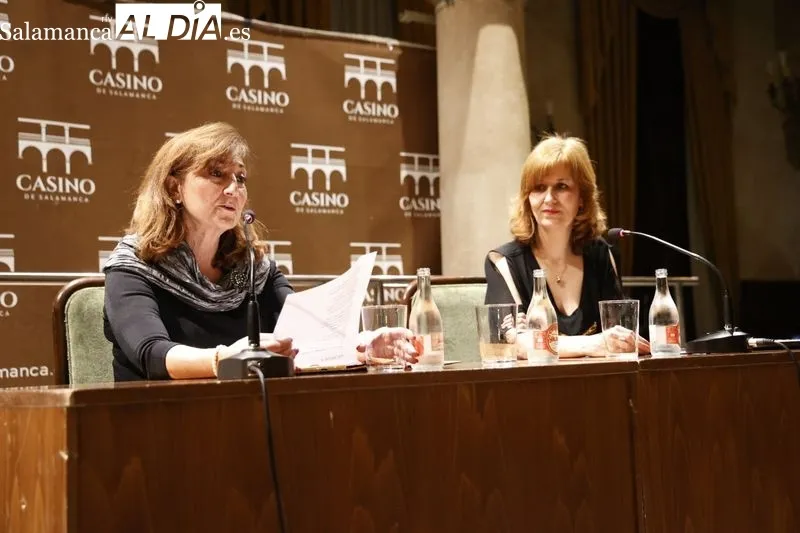 'Una Salamanca para contar', recital poético en el Casino de Salamanca. Fotos: David Sañudo