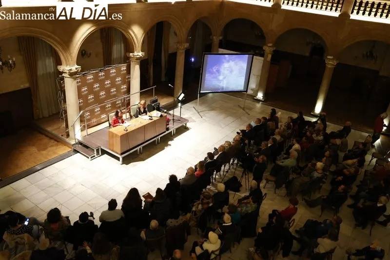 'Una Salamanca para contar', recital poético en el Casino de Salamanca. Fotos: David Sañudo