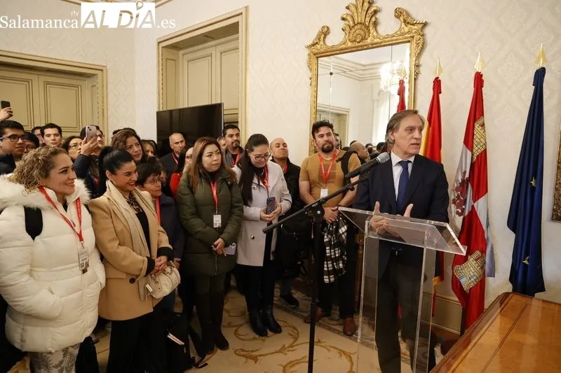 El alcalde recibe a participantes en la LII edición de los Cursos de Especialización en Derecho | FOTOS: David Sañudo 