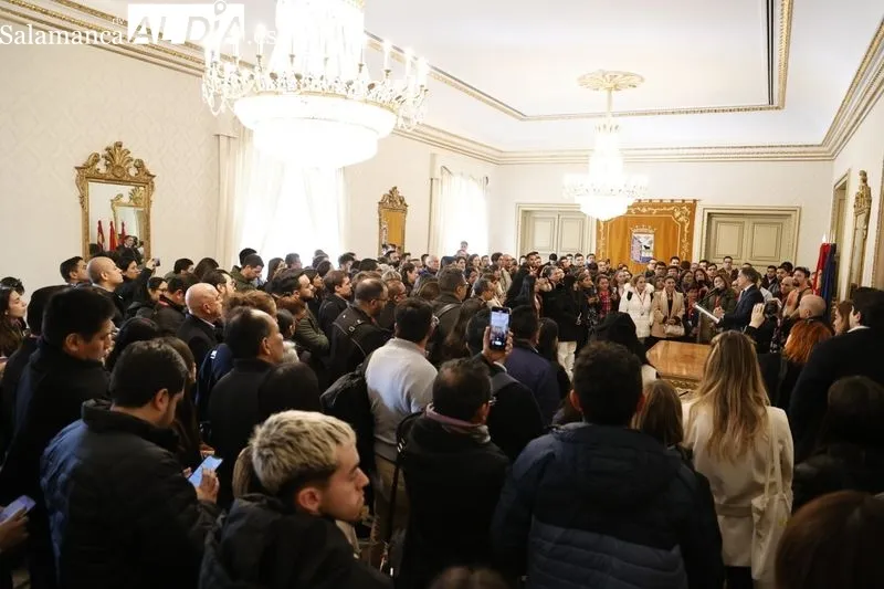 El alcalde recibe a participantes en la LII edición de los Cursos de Especialización en Derecho | FOTOS: David Sañudo 
