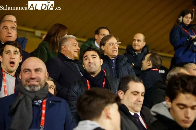 Laporta, Carbayo, Recio... el 'palco VIP' del Reina Sofía que disfruta del Unionistas - Barcelona | FOTOS: David Sañudo 