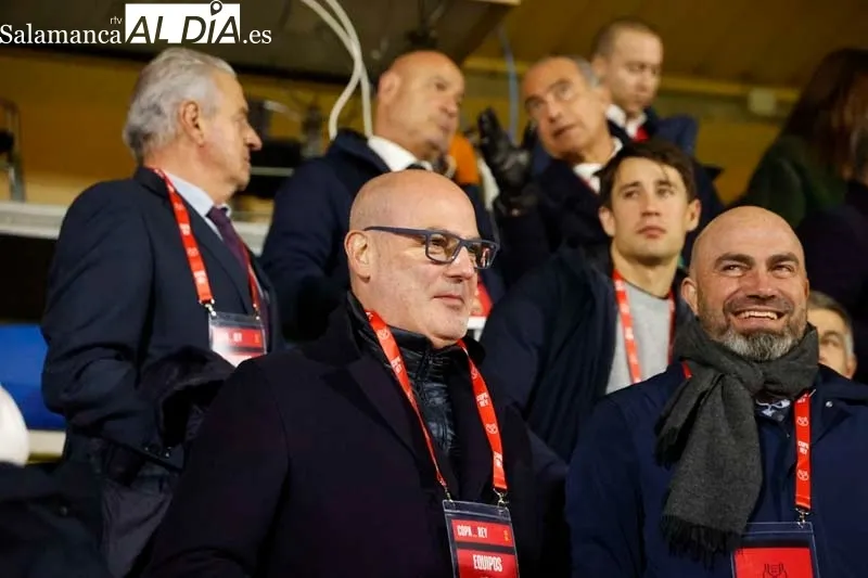 Laporta, Carbayo, Recio... el 'palco VIP' del Reina Sofía que disfruta del Unionistas - Barcelona | FOTOS: David Sañudo 