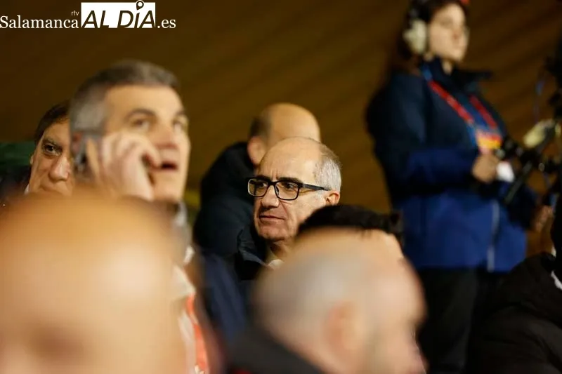 Laporta, Carbayo, Recio... el 'palco VIP' del Reina Sofía que disfruta del Unionistas - Barcelona | FOTOS: David Sañudo 